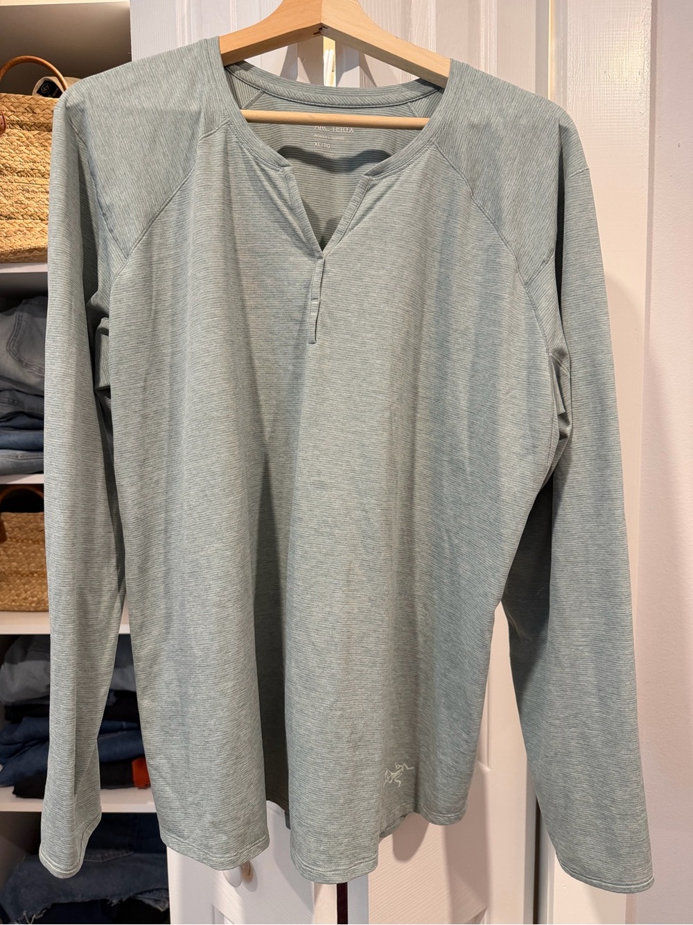 Arcteryx Long Sleeve Henley Top